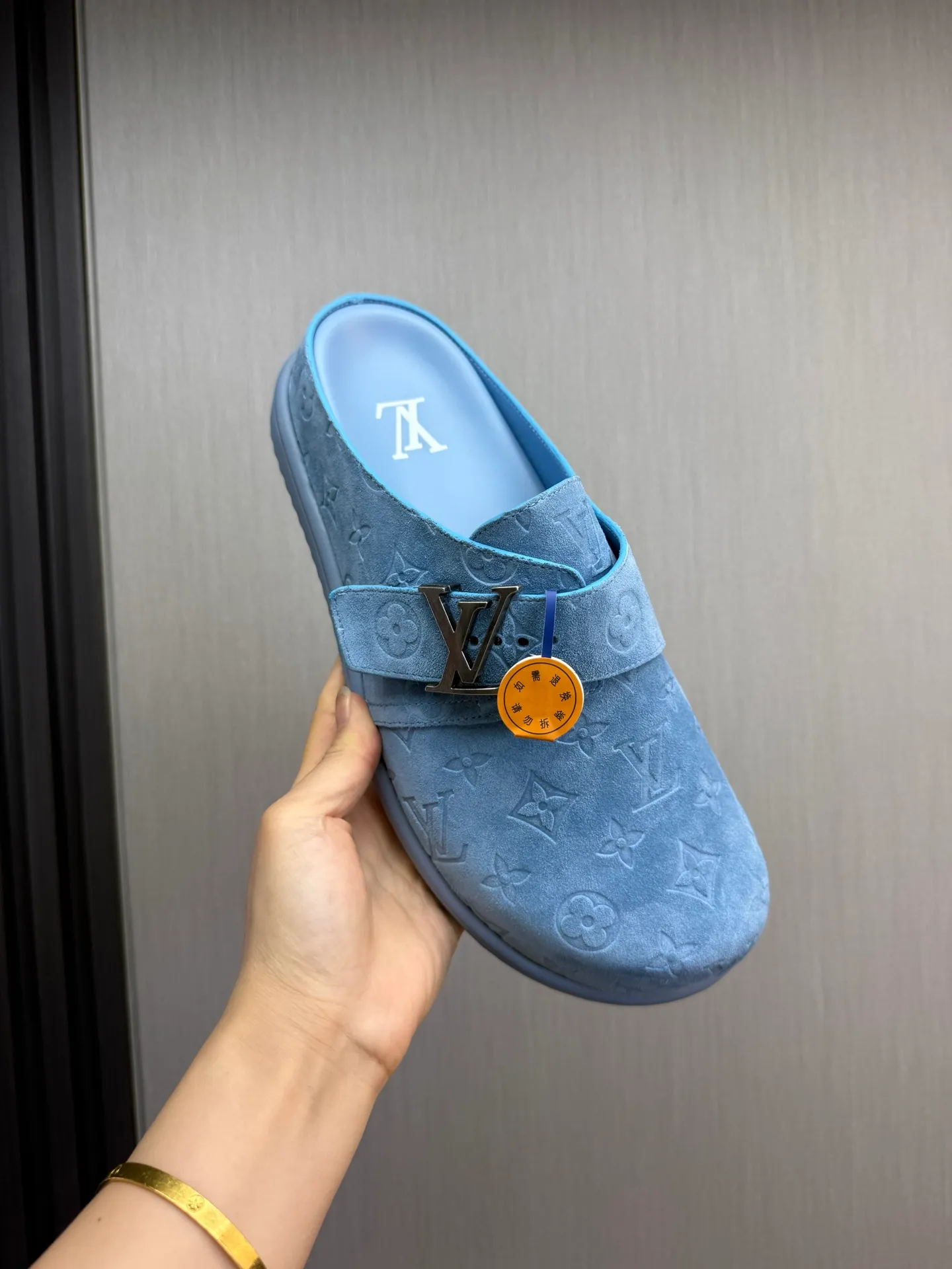 Men's shoes 💰520💰 Lv. hot selling men's slippers 🔥 🩴Official website one to one production 38-45 sizes 45 46 🉑️Customized!